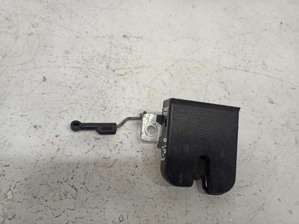 GACHE DE HAYON VW POLO 9N/ 9N3 - Vue 1